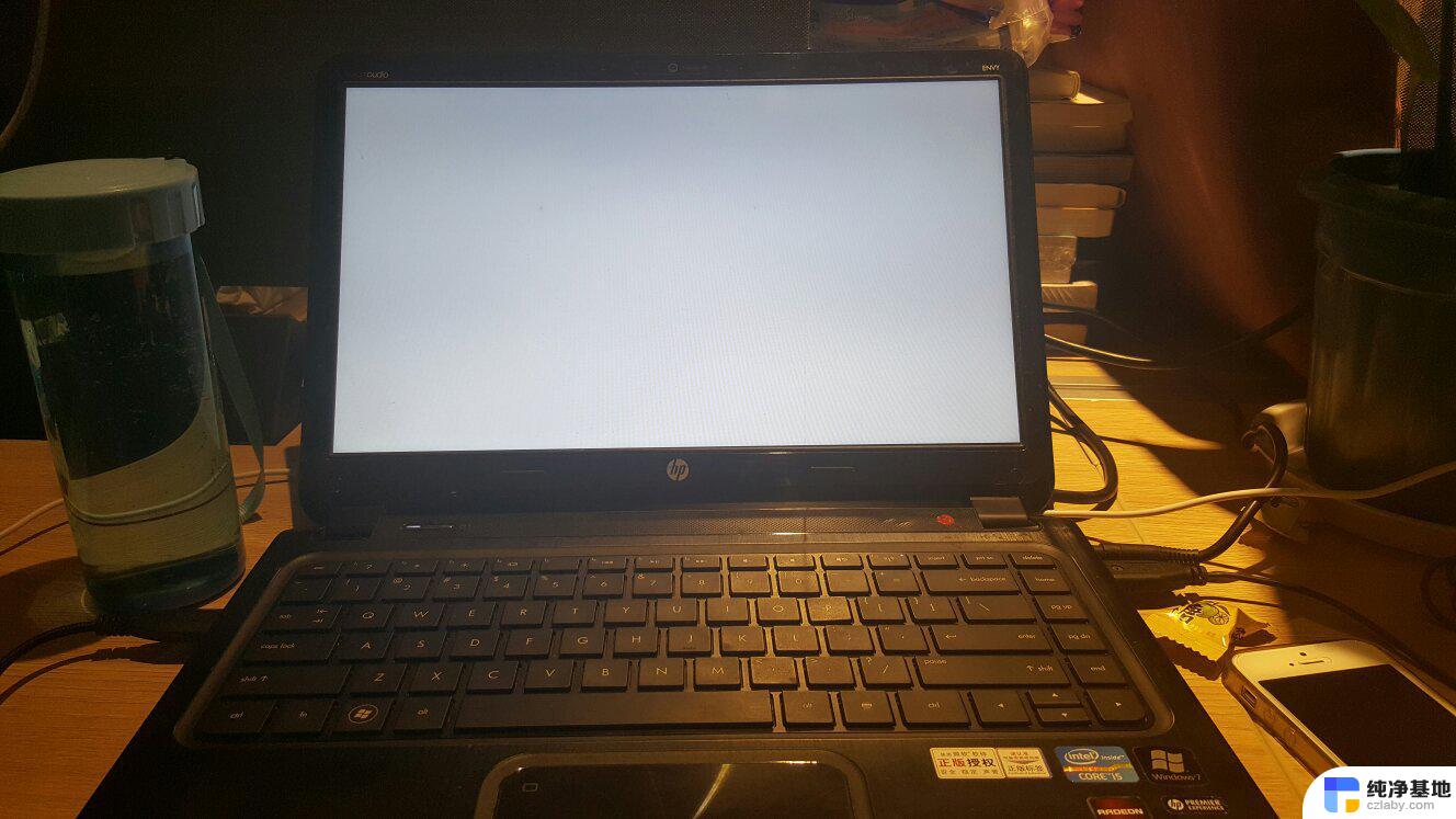 电脑显示屏白屏了怎么回事