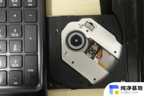 笔记本电脑有磁盘驱动器可以安装光盘吗